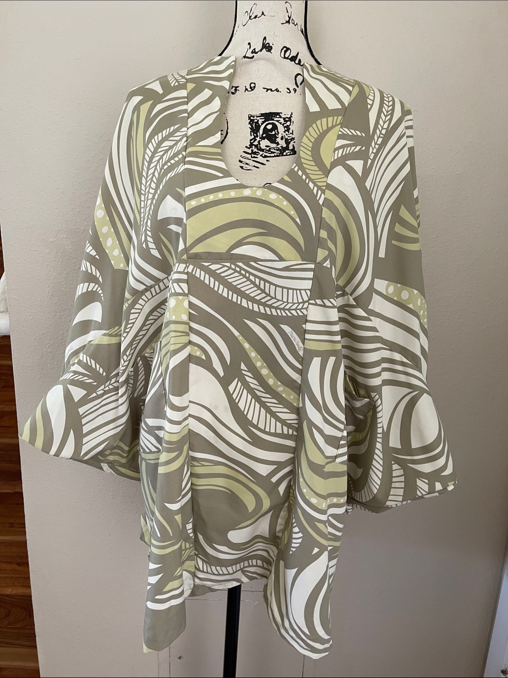 NWT Manuhealii Makapuʻu Dress Kaiwi Sand OS